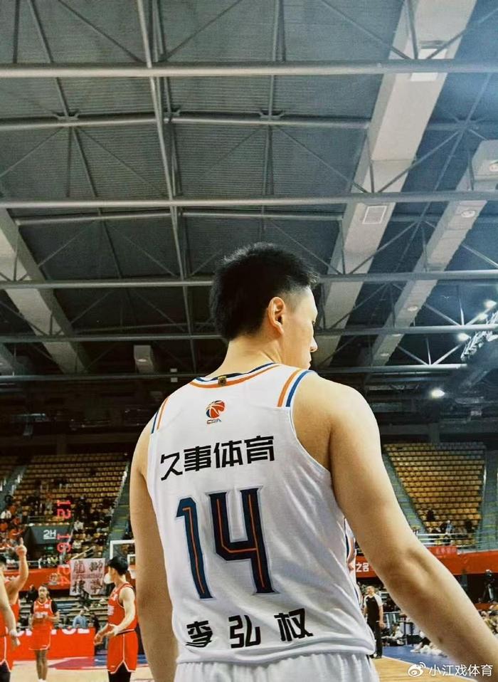 北京男篮战胜广州队，表现抢眼场场取胜的简单介绍